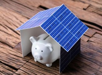 Tirelire en forme de cochon utilisant l'énergie solaire, 