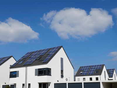 Hoeveel kWh produceren zonnepanelen in verschillende seizoenen?
