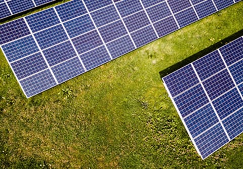 Plus jamais trop chaud chez vous grâce à vos panneaux solaires