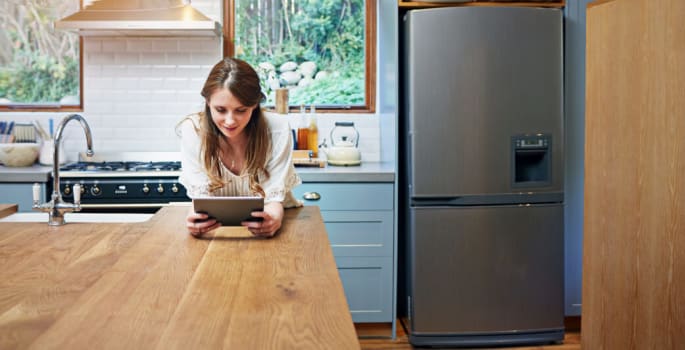 : prise intelligente_smart plug_applications_utilisations_exemples_consommation électrique_éclairage