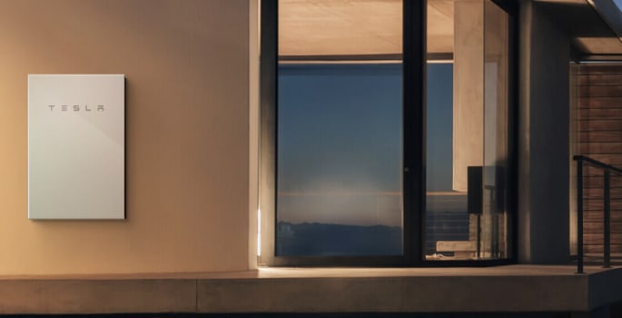 Test de la batterie Tesla Powerwall pour savoir si elle permet vraiment d’être autonome du réseau électrique