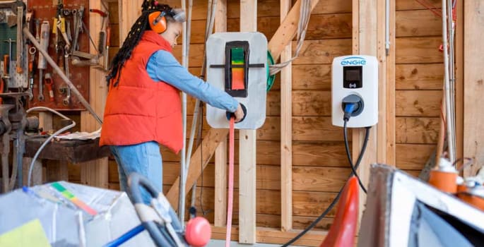 Rechargez au mieux votre voiture électrique grâce à vos panneaux solaires