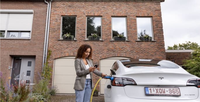 Hoe je elektrische wagen opladen met je eigen zonne-energie?