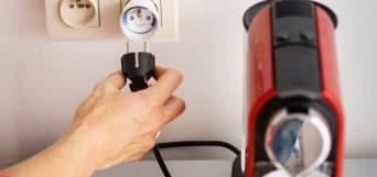 Smart plug branché sur une machine à café