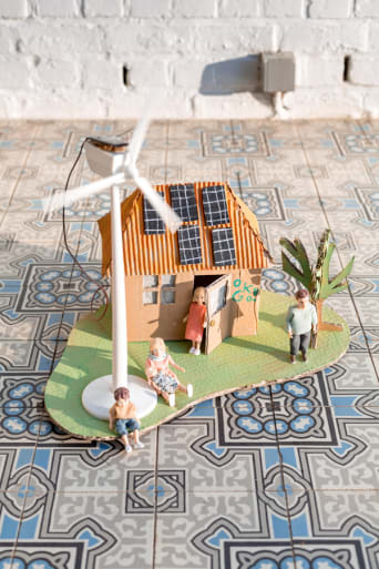 Zonnepanelen geïnstalleerd op een dak
