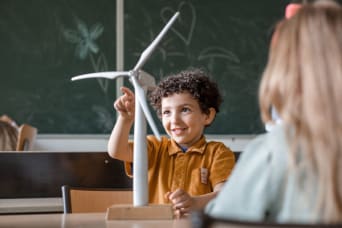Hernieuwbare energie (windturbines en zonnepanelen) ondersteunen de elektrificatie van België