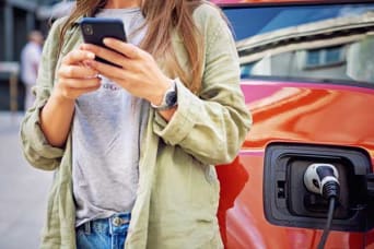 Recharger votre voiture électrique en faisant des économies