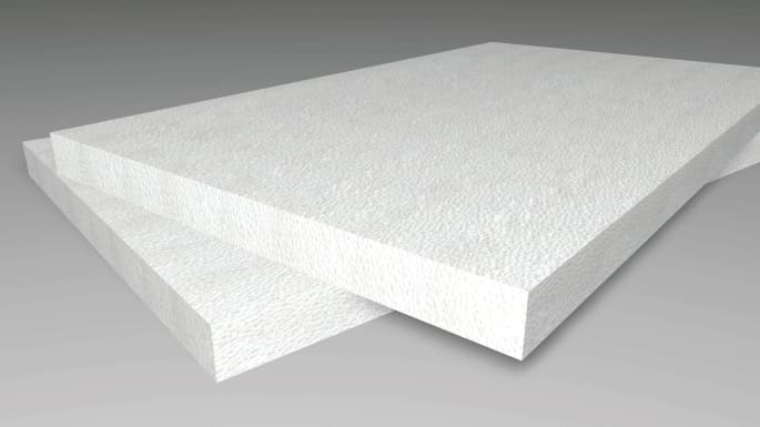 Geëxpandeerd polystyreen is een isolatieproduct voor daken. Bij de fabricage wordt een groot aantal kogeltjes onderling verbonden door compressie.