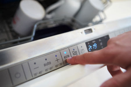 Le programme Eco d’un lave-vaisselle consomme moins d’énergie que le programme rapide