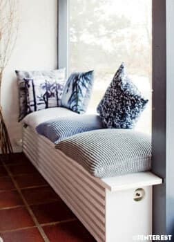 Transformer son radiateur en banquette cocooning
