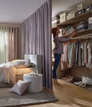 La tendance : placer son dressing derrière sa tête de lit