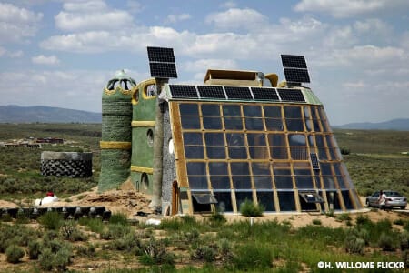 Les géonefs, ou earthships, sont tellement hors du commun qu’il est parfois difficile d’obtenir un permis de construire