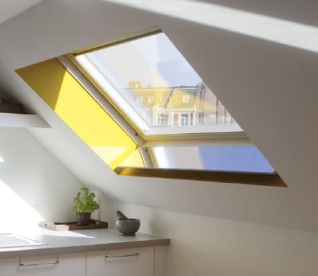Un déflecteur de lumière permet d’augmenter la luminosité dans les pièces de la maison