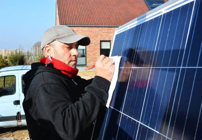 Alles over groenestroomcertificaten voor wie in Brussel zonnepanelen laat installeren