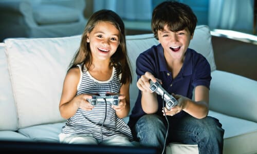 enfants_console-de-jeu_jouer_cosommation_électricité_manette