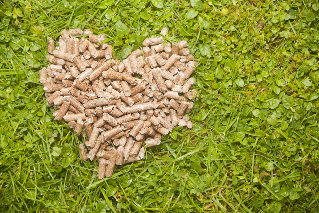 3 gebruikers hebben het over de voordelen van verwarmen met pellets