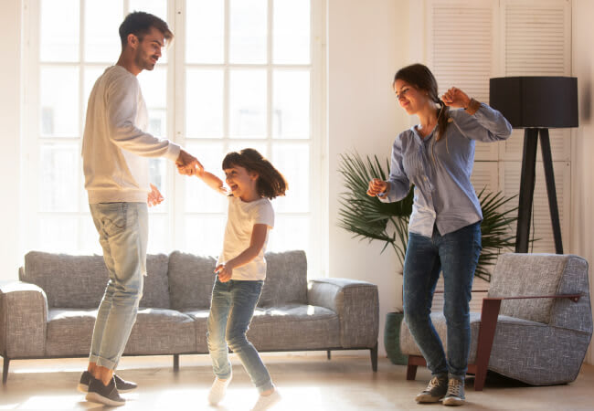 Pourquoi se sentir bien chez soi rend plus heureux ?