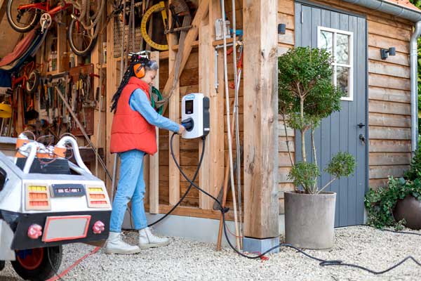 Tarif capacitaire, électricité, frais de réseau, économiser, compteur digital, panneaux solaires, voiture électrique, batterie, appareils intelligents