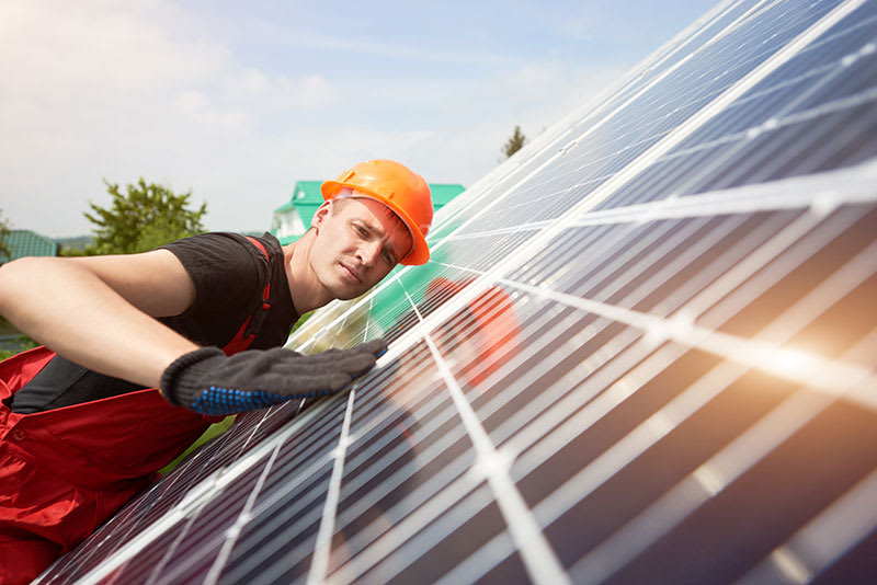 Wat is de ideale hellingshoek van een dak voor zonnepanelen?