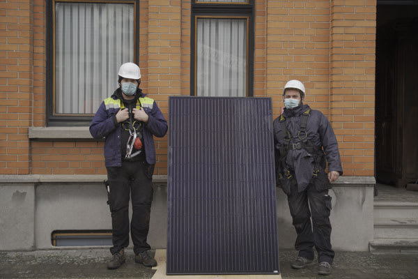 Installatie van zonnepanelen in een woning in Brakel door ENGIE monteurs